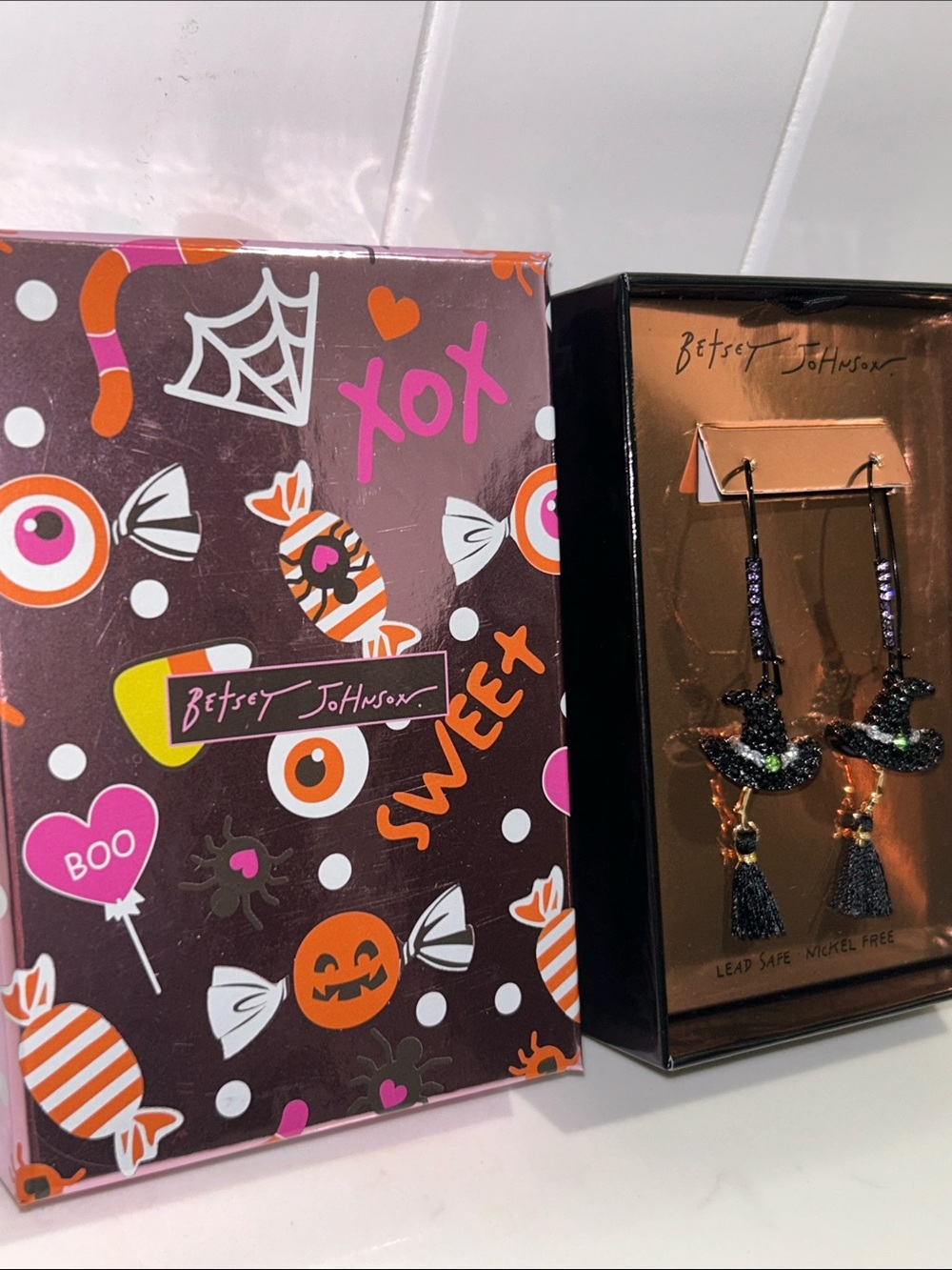 Betsey Johnson WITCH HAT BROOM SHEPHERD HOOK EARRING PINK NIB/NWT - Picture 7 of 10